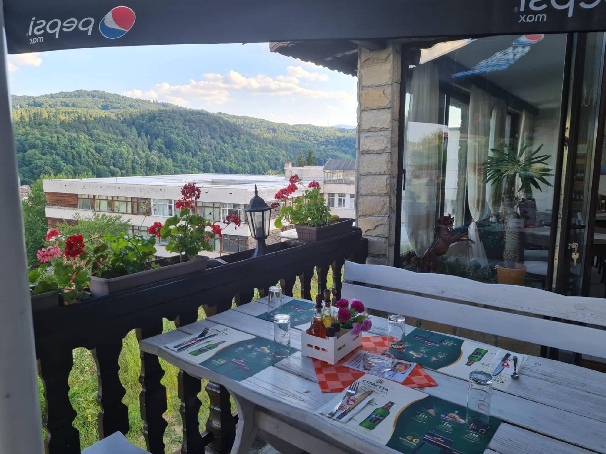 Family Hotel Bela Tryavna Exterior photo