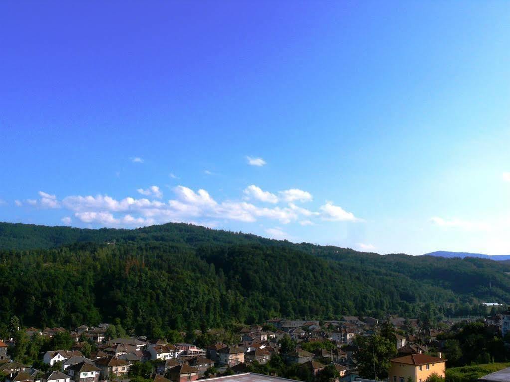 Family Hotel Bela Tryavna Exterior photo